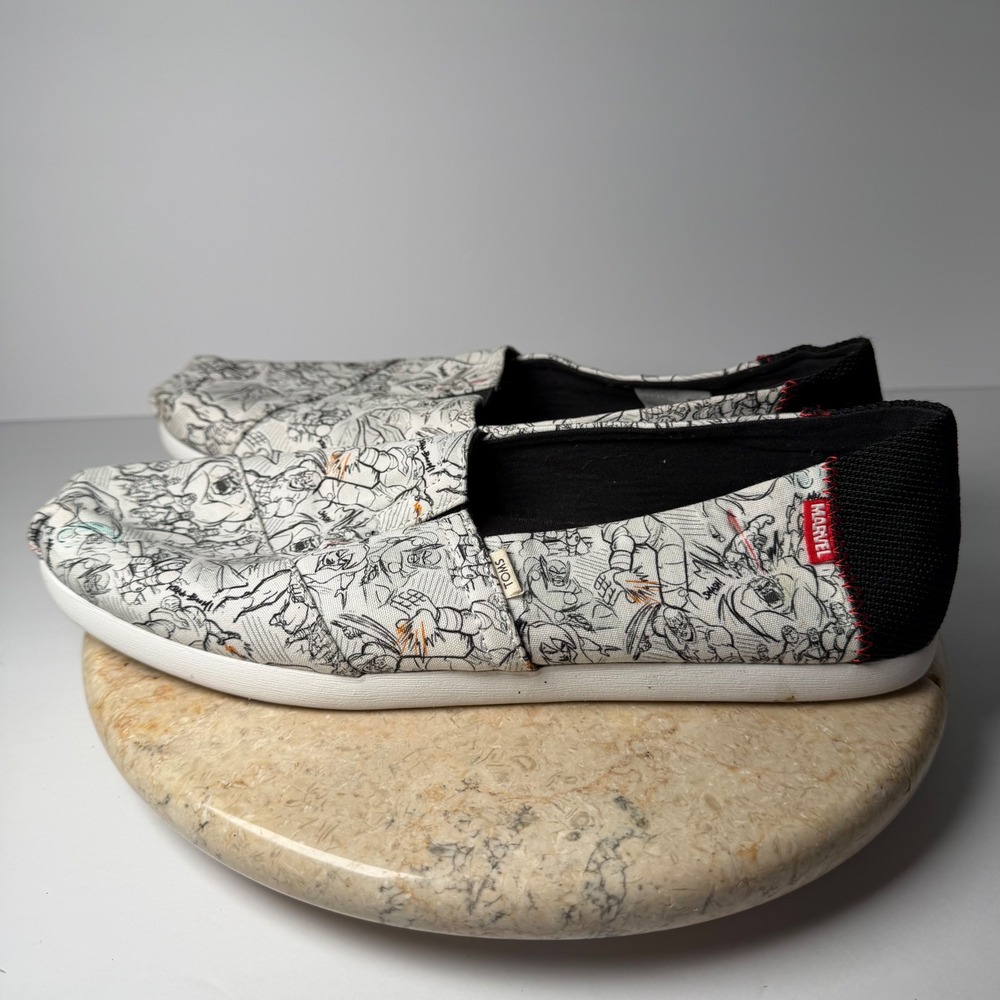 TOMS Marvel Slip On Shoes 11 White Black Comic Book Sketch Alpargata Avengers